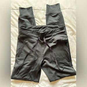 Aerie Offline cuffed joggers Size M * Attn school clothes shoppers *